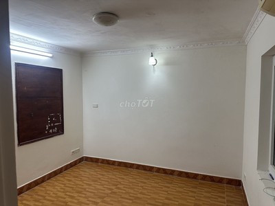 Chính chủ cho thuê căn hộ tầng 5 45m , Tập thể Trung Tự, đã cải tạo mới 1