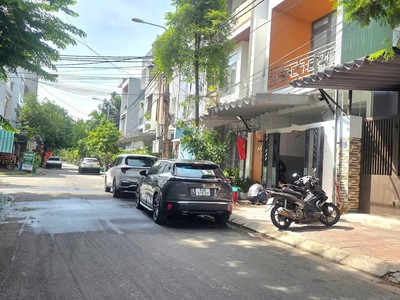 Bán lô đất mt đường đặng huy tá - kẹp lối thoát hiểm 1m 1
