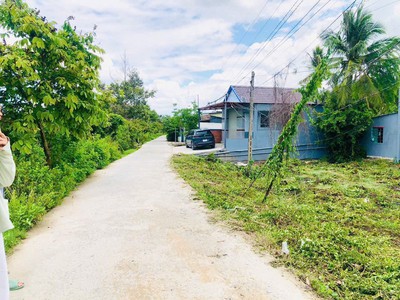 . chính chủ gửi bán 300m2 đất thổ cư / 1 tỷ 100 triệu 2