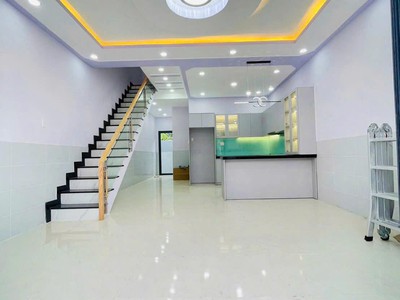 Chợ bà điểm , khu vực trung tâm cách phan văn hớn 100m 2