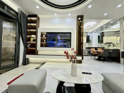 Nhà cạnh vincom, 50m2, đầy đủ nội thất, 5.95 tỷ 1