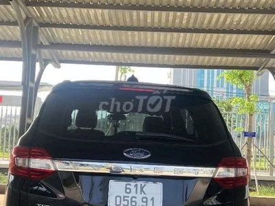 Ford Everest 2022 7 chỗ màu đen 2