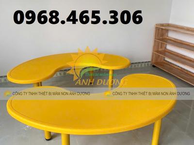 Bàn vòng cung mầm non, bàn bán nguyệt cho bé mầm non 2