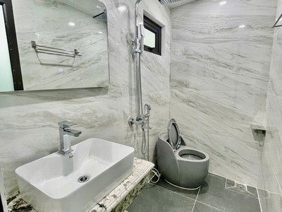 Bán nhà phố Trần Duy Hưng 50m2 thang máy giá 13,9 tỷ Vị trí: Ngõ 174 Trần Duy Hưng 5