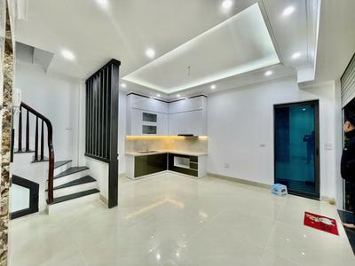 Bán nhà phố Trần Duy Hưng 50m2 thang máy giá 13,9 tỷ Vị trí: Ngõ 174 Trần Duy Hưng 1