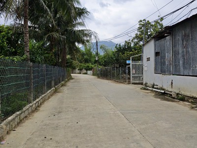 Bán đất thôn Xuân Lạc, Vĩnh Ngọc phường Tây Nha Trang, ngang 15m có thể tách thửa 3 lô 0