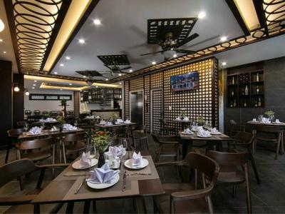 Bán khách sạn mp cửa bắc, ba đình 240m2, mt 9m, 12 tầng nguy nga, kinh doanh 219 tỷ 2