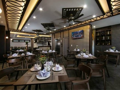 Bán khách sạn mp cửa bắc, ba đình 240m2, mt 9m, 12 tầng nguy nga, kinh doanh 219 tỷ 2