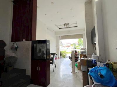 Nhà 4 tầng nở hậu l mặt tiền view bờ kè lò gốm p12q6. giá: 8.4 tỷ 2