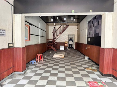 Bán nhà mặt tiền cách mạng tháng 8, gần lý thường kiệt, 4x20m, 3 tầng, 4pn, chỉ 17,9 tỷ. 3
