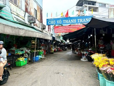 Chủ lớn tuổi cần bán gấp 2 căn nhà c4 chung 1sô - mt - chợ võ thành trang - kd sầm uất cả ngày 1