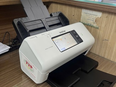 Máy scan Brother ADS-4700W 1