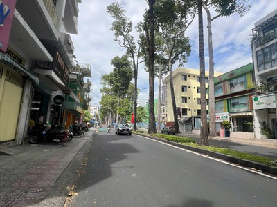 Cho thuê Building 19 Trần Bình Trọng Phường 1 Quận 5. 2