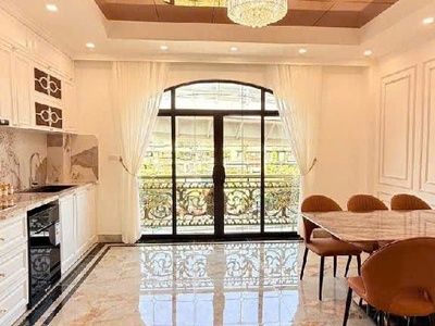 Bán nhà 7 tầng mặt phố Đại La, vị trí đắc địa trung tâm, sầm uất, TK hiện đại, 42m, MT 5m 1