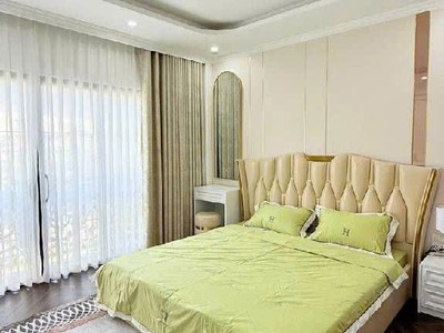 Bán nhà 7 tầng mặt phố Đại La, vị trí đắc địa trung tâm, sầm uất, TK hiện đại, 42m, MT 5m 2
