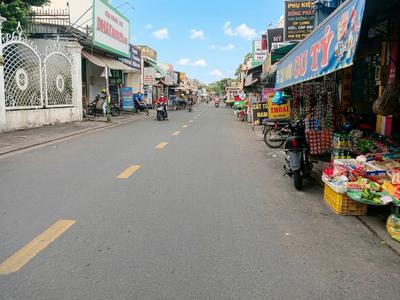H2596 mặt tiền kinh doanh 385m2 ngay chợ đht 2 - giá đầu tư 2x tỷ 2
