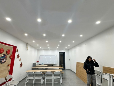 Cho thuê 1-2 tầng làm văn phòng - hồ tùng mậu - đầy đủ bàn ghế nội thất - có chỗ để ô tô 3