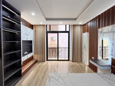 Bán nhà phố Trần Duy Hưng 8 tầng thang máy phù hợp để ở và làm văn phòng hoặc cho thuê 5