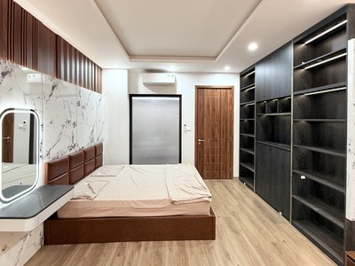 Bán nhà phố Trần Duy Hưng 8 tầng thang máy phù hợp để ở và làm văn phòng hoặc cho thuê 6
