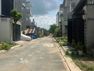 Rẻ nhất khu chợ long bình q9 giá chỉ hơn 3tỷ rẻ hơn chung cư cả tỷ đồng 3