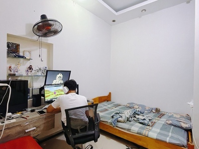 Nhà bán 5 đồng 8- 38.3m2- đ.đoàn văn bơ- gần chợ 200 đ.xóm chiếu- ra tôn đản- vĩnh khánh- hoàng 2