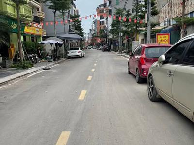 Cạnh Hồ Tây Mặt Tiền 10M 200M2 93 Tỷ Vỉa Hè KD Ô TÔ Tránh Đỗ 0