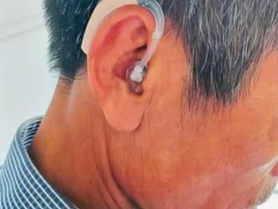 Đeo máy trợ thính có bị điếc nặng hay phụ thuộc hơn không 1