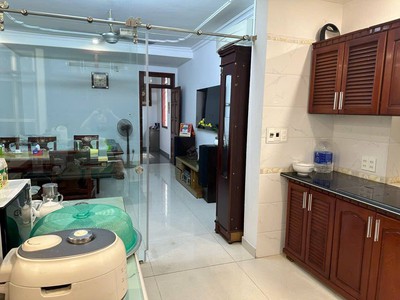 Mặt đường Bạch Đằng đối diện Vin Imperia - 64,6m2 - ngang 4,25m - 3 tầng - giá 9 tỷ 2