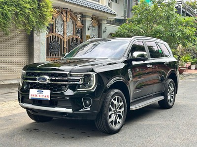 Ord EVEREST TITANIUM 4x2  Năm sx: 2025 giá 1245 triệu 5