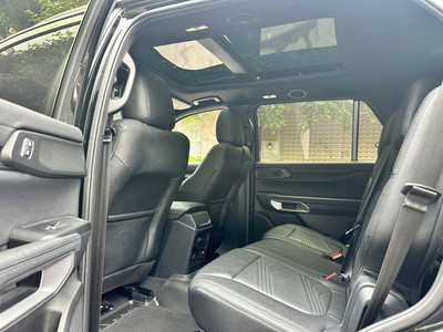 Ord EVEREST TITANIUM 4x2  Năm sx: 2025 giá 1245 triệu 8