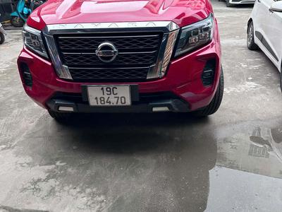 Nissan Navara 2021 bán tải màu Đỏ 2