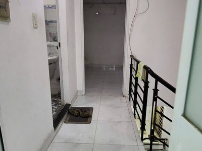 Cho thuê nhà NGUYÊN CĂN đường xe tải gần Phạm Văn Đồng chỉ 8tr/tháng - 2pn 2wc. 4