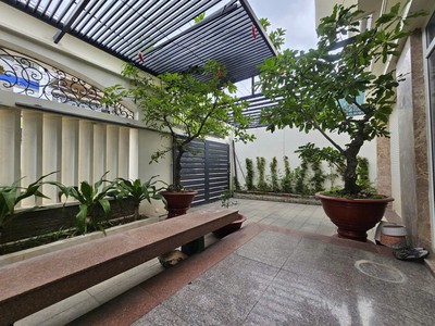 Bán biệt thự sân vườn 3 tầng tp. nha trang - diện tích đất 287m , ngang 13m - giá chỉ 22 tỷ 4