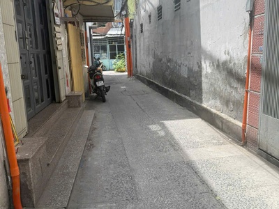Bán gấp nhà hẻm xe tải nhỏ 223/4 Lò Siêu, P12 phường Phú Thọ mới , Q11 , HCM 0