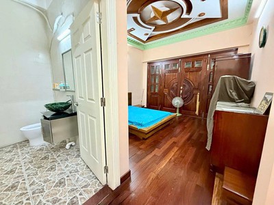 Mặt tiền kinh doanh giáp Tô Hiệu xe hơi đỗ cửa 70m2 4 tầng đúc 3 phòng ngủ 3wc sân thượng chỉ 9.8 tỷ 7