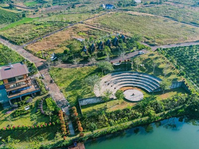 Gấp cần bán 200m2 đất trung tâm thành phố bảo lộc nghỉ dưỡng view hồ sổ sẵn giá ngộp 0