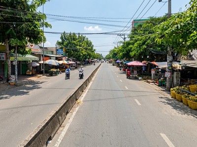 D2637 nhà mặt tiền kinh doanh sầm uất sát chợ đầu mối hóc môn giá 22.x tỷ 2