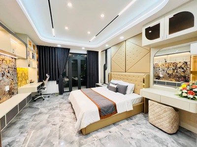 9.5 tỷ nhà mới tinh 6 tầng hẽm xe hơi phong cách hiện đại có thang máy full nội thất gần công 0