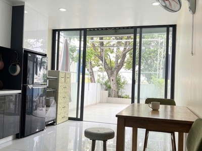 Mặt tiền ngô quyền - nhà 6 tầng - gần 50m - sát chợ nguyễn tri phương 2