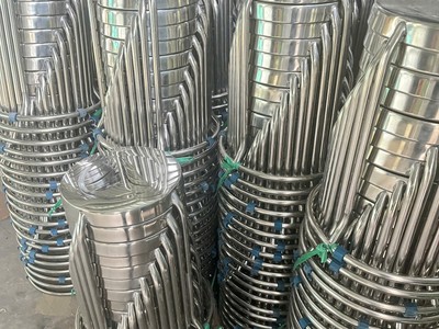 Bàn ghế inox đám cưới,bàn tròn inox 1m2, ghế inox tròn in logo 5