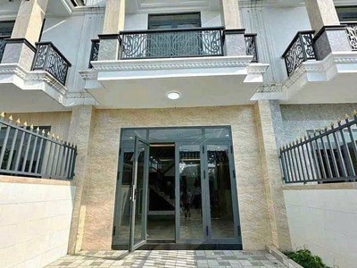 Nhà phố SG mới SHR đưa trước chỉ 580 triệu 0