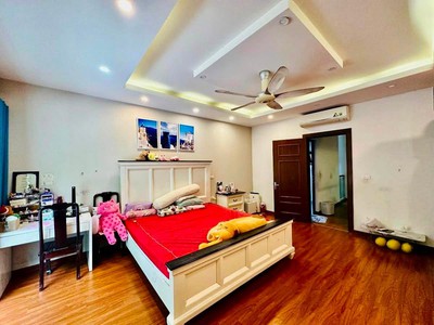 Bán nhà mặt phố bát đàn, 90m2, 4 tầng, mặt tiền 3.3m, 56.5 tỉ, dòng tiền 130 tr/th 1