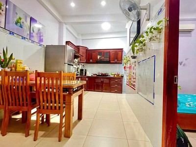 Bán nhà mặt tiền gần lạc long quân 4 tầng 80m2 ngang 4.2m vuông đẹp nhỉnh 13 tỷ 2