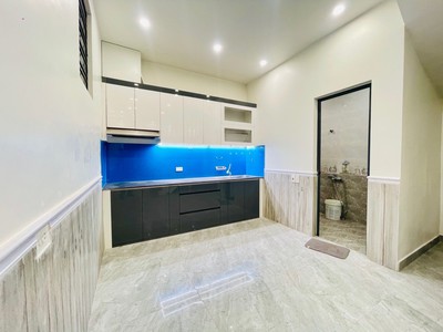 Gần ngã tư An Dương mà có căn nhà 40m2 lô góc thoáng mát sạch sẽ về ở ng.ay lại còn zá xinh 2ty x 1