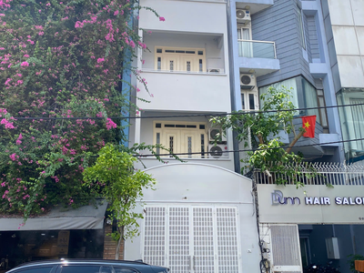 Cho thuê nhà mặt tiền đường Trần Nhật Duật, Phường Tân Định, Quận 1. DTSD: 320M2 1