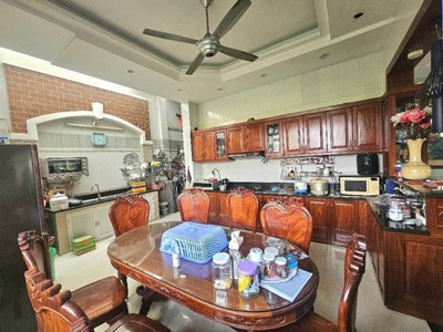 Bán nhà mặt phố đường số 4c, linh xuân, thủ đức, tp hcm. dt 120 m2, 4 tầng, giá 9.25  tỷ, sổ hồng 2