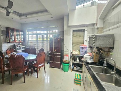 Bán nhà mặt phố đường số 4c, linh xuân, thủ đức, tp hcm. dt 120 m2, 4 tầng, giá 9.25  tỷ, sổ hồng 1