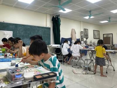 Lớp học vẽ trẻ em ở Long biên 2