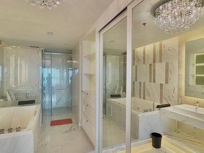 Chính chủ gửi cho thuê 2 căn hộ Vincom Đồng Khởi Q1- 170m2 giá chỉ từ 100tr/tháng 2