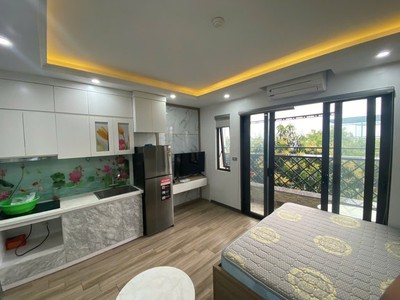 Cho thuê căn hộ Phố Trích Sài, Tây Hồ, tầng cao ban công view thoáng 1 phút đi bộ tới hồ. Chỉ 6.5tr 1